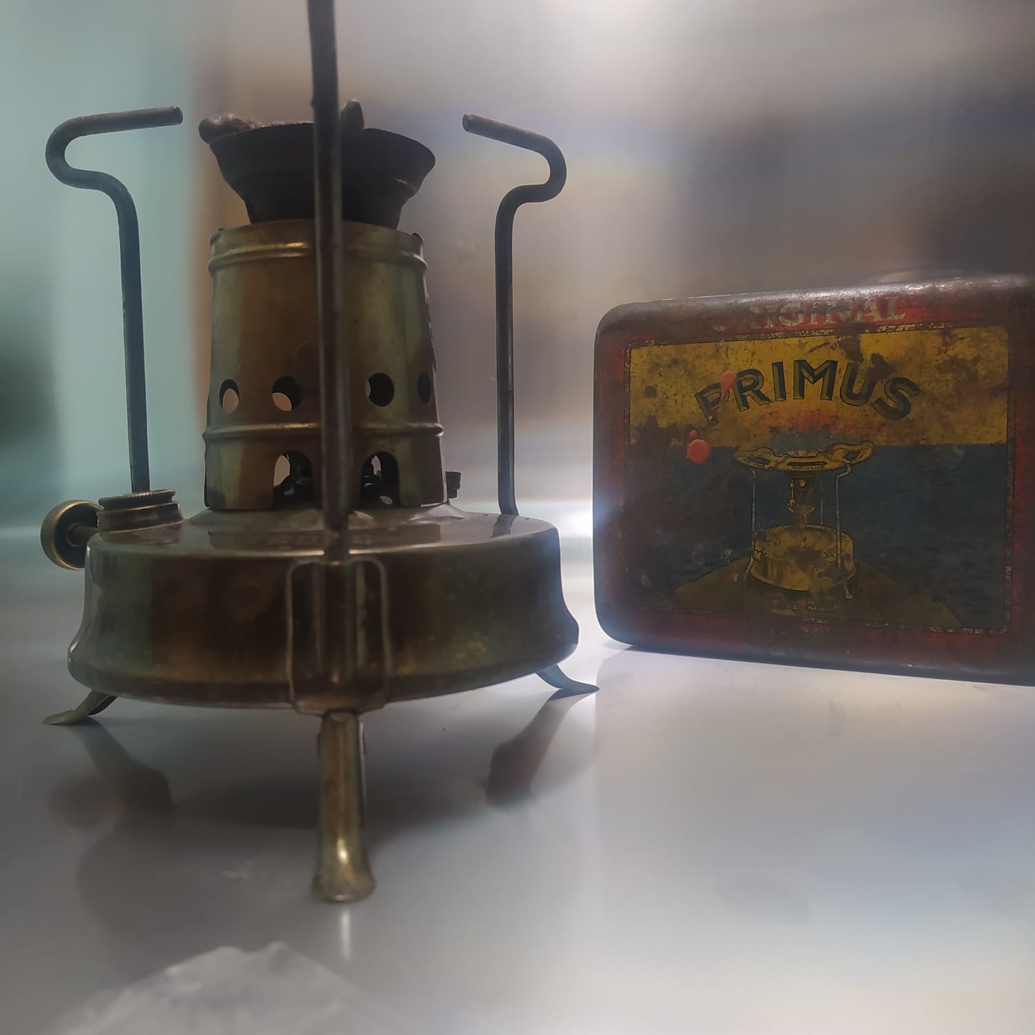 Calentador Primus de campaña a kerosene – militar, bronce, completo y funcionando